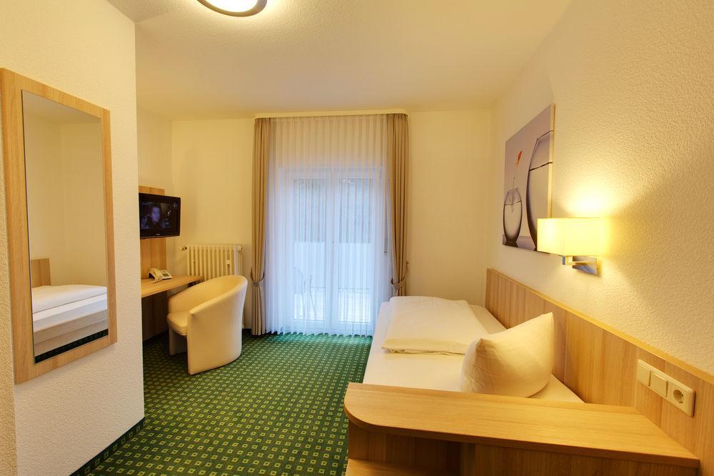 Hotel Pfaelzer Wald Bad Bergzabern Exterior photo